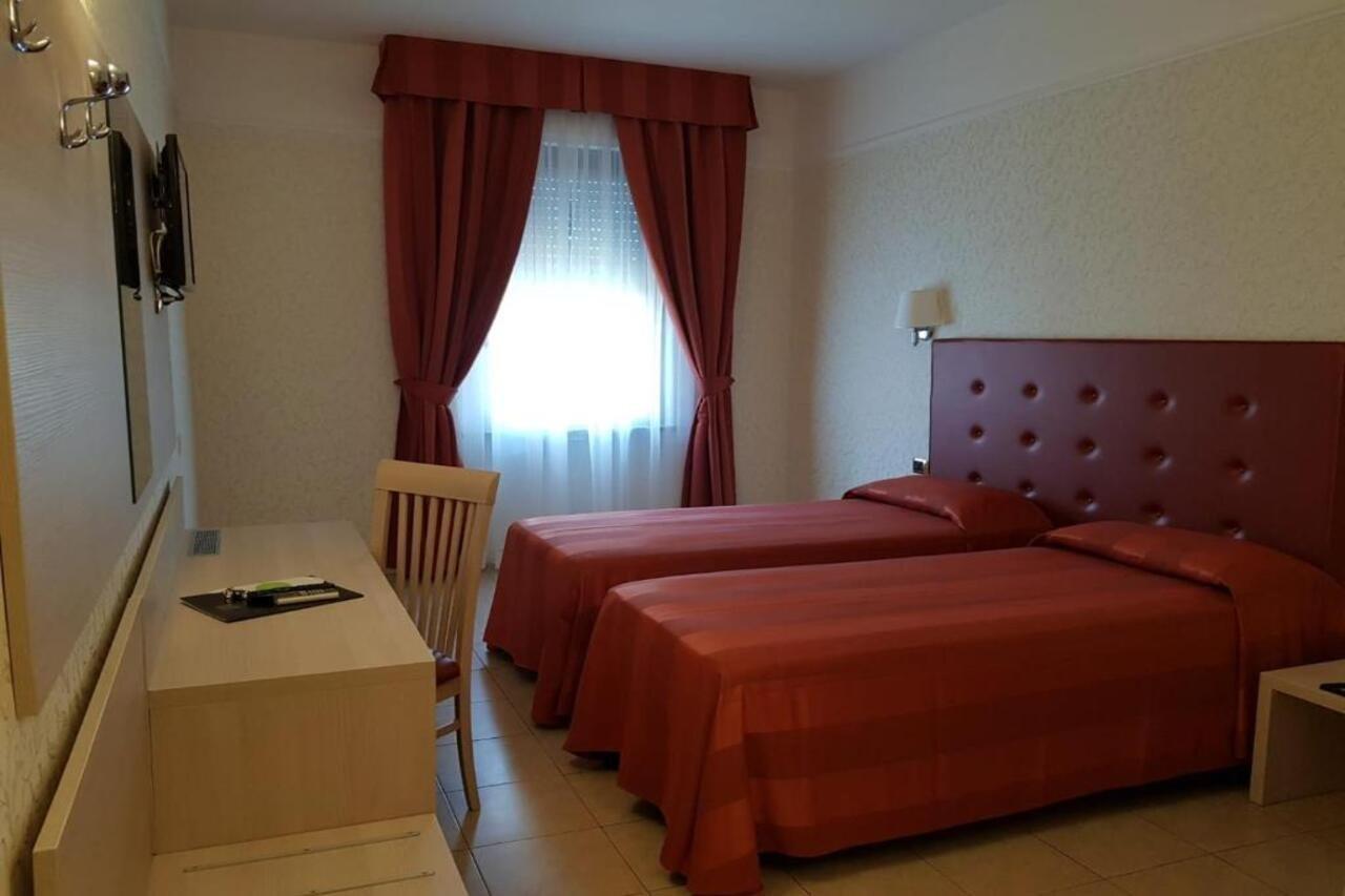 רומא Hotel Villa Rosa מראה חיצוני תמונה
